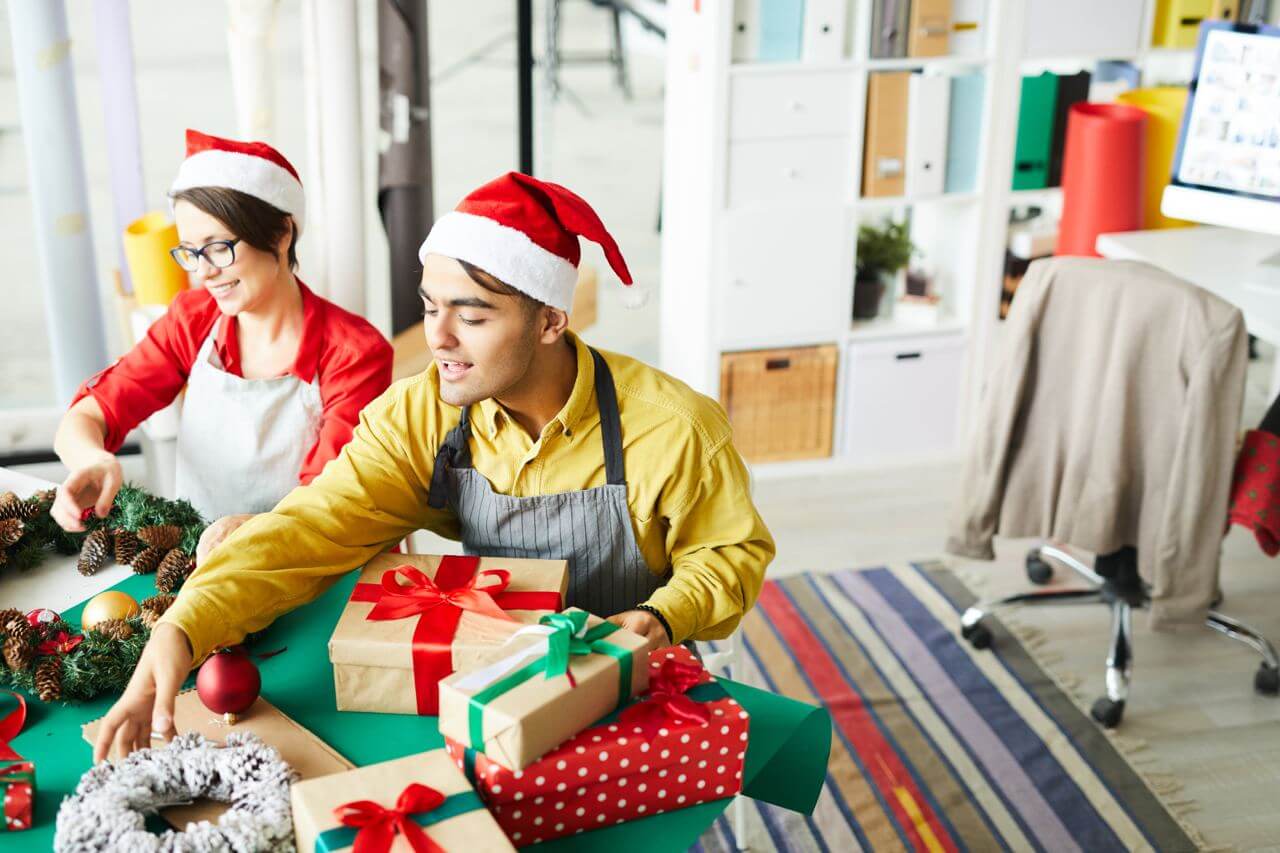 christmas volunteer